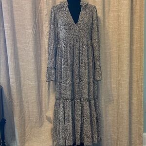 Elegant Joie Black and White Silk Long Sleeve Dress